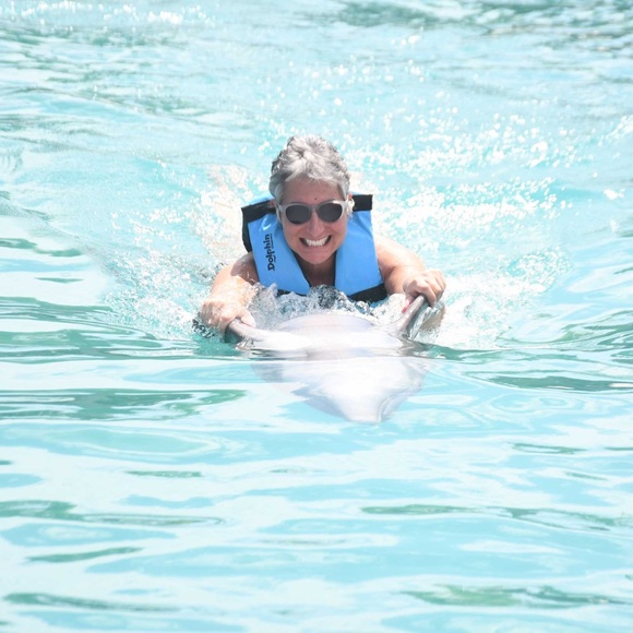 Meet your Posher, Laurie - Picture 2 of 10